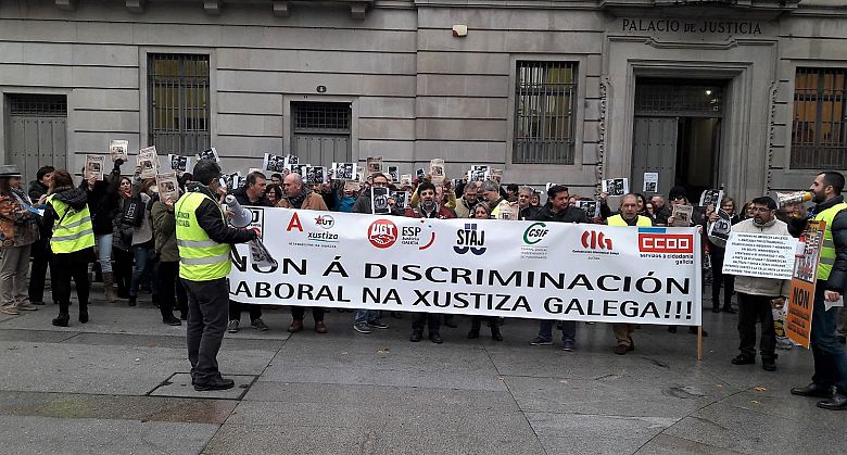 17-01-12 ProtestaFolgaXustizaPontevedra01.jpeg